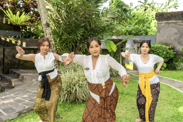 Balinese Dance Lesson 4