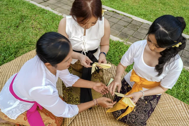 Making Balinese Offering 21